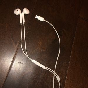 Apple EarPods with Lightning Connector